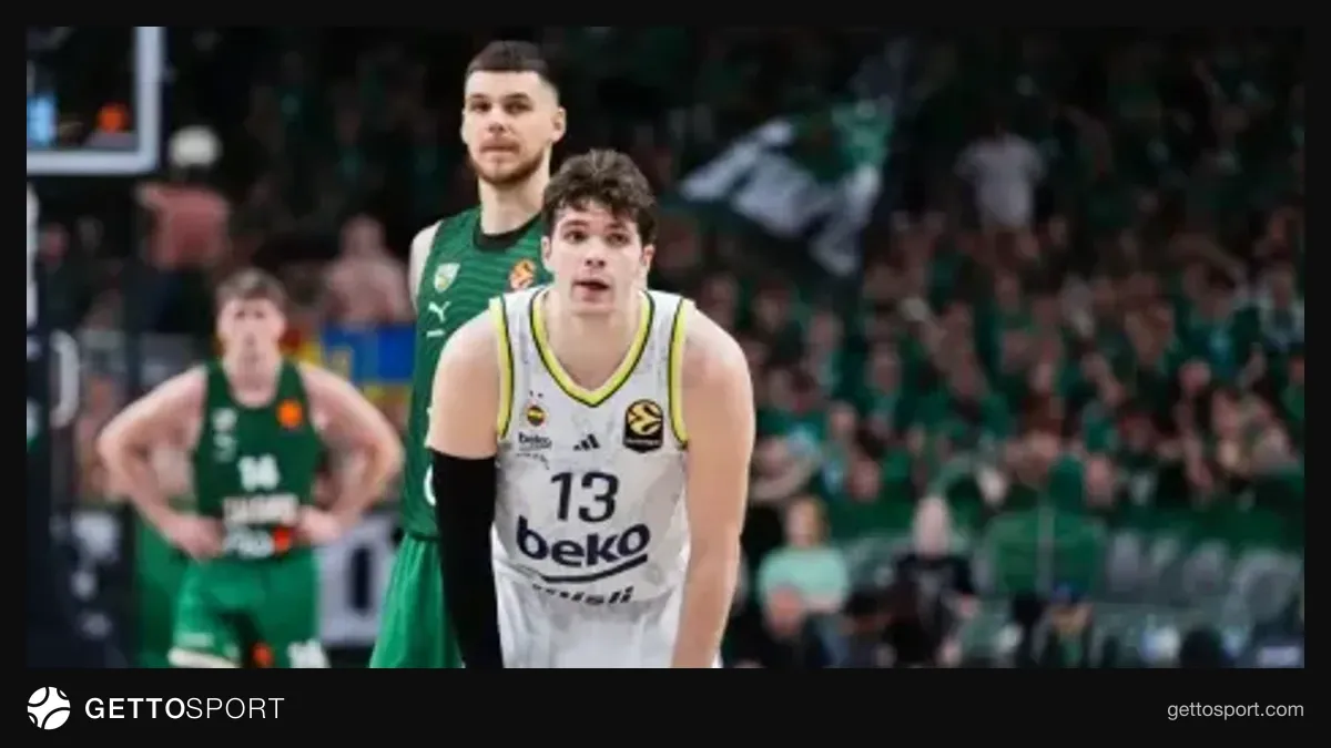 Tarik Biberovic Dallas Maveriks forması ilə məşqdə Makao