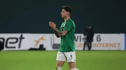 Zamiq Əliyev futbol oynayarkən