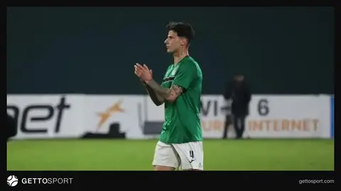 Zamiq Əliyev futbol oynayarkən