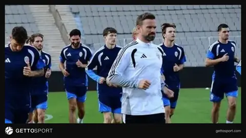 Azərbaycan və Lixtenşteyn yığmalarının bayraqları və futbol topu