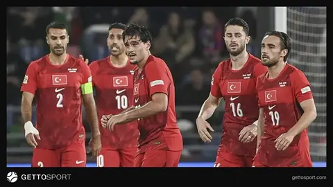 A Milli Takım oyuncuları antrenmanda veya maç sırasında.