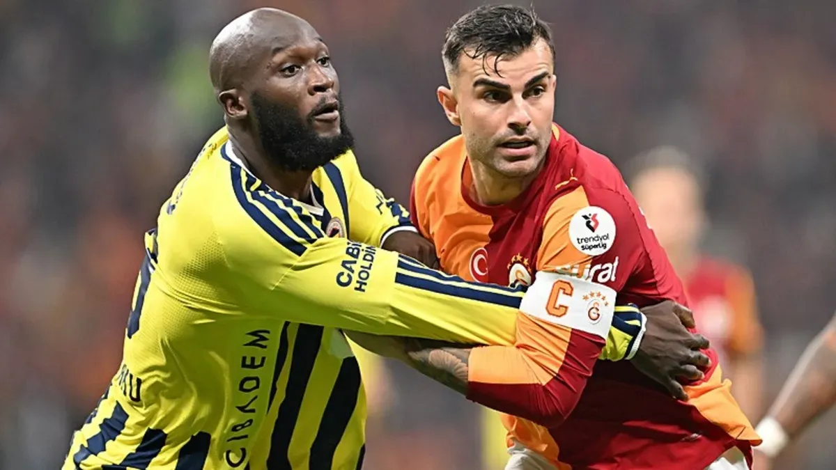 Abdülkerim Bardakcı kırmızı kart sonrası saha kenarında