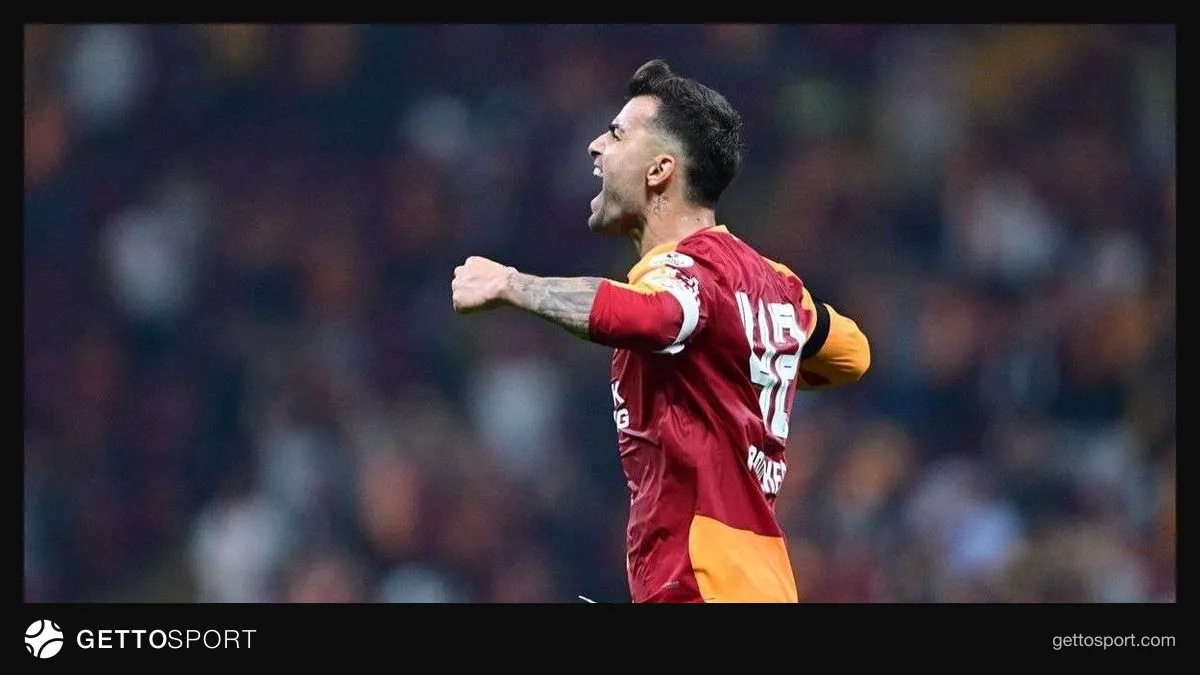 Abdülkerim Bardakcı kafa vuruşuyla gol sevinci yaşarken