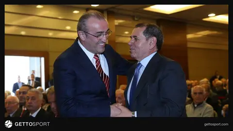 Abdurrahim Albayrak basın açıklaması yaparken
