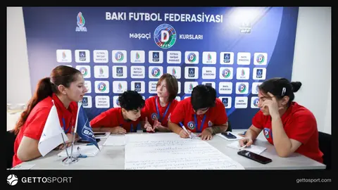 Bayılda D kateqoriyalı məşqçi kursunun iştirakçı və təlimçiləri