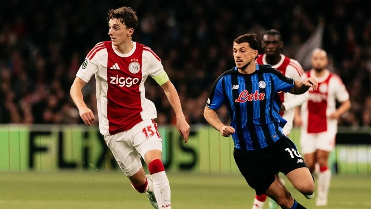 Johan Cruyff Arena'da Ajax formasıyla gol sevinci yaşayan oyuncular