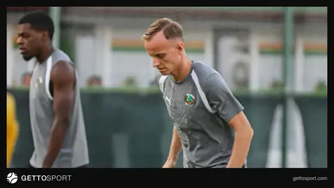 Alanyasporlu futbolcular antrenmanda çalışırken