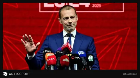 Aleksander Ceferin konuşma yaparken Berlin'deki UEFA toplantısı