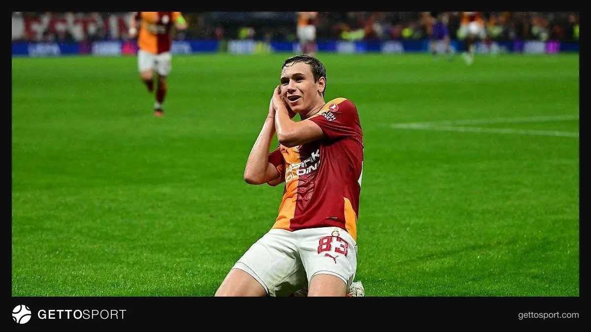 Aleksey Batrakov Qalatasaray formasında qol sevinci