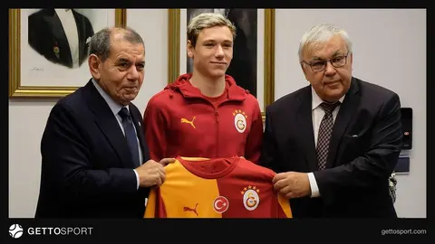 Sergey Verşin və Aleksey Batrakov Qalatasarayda görüş zamanı