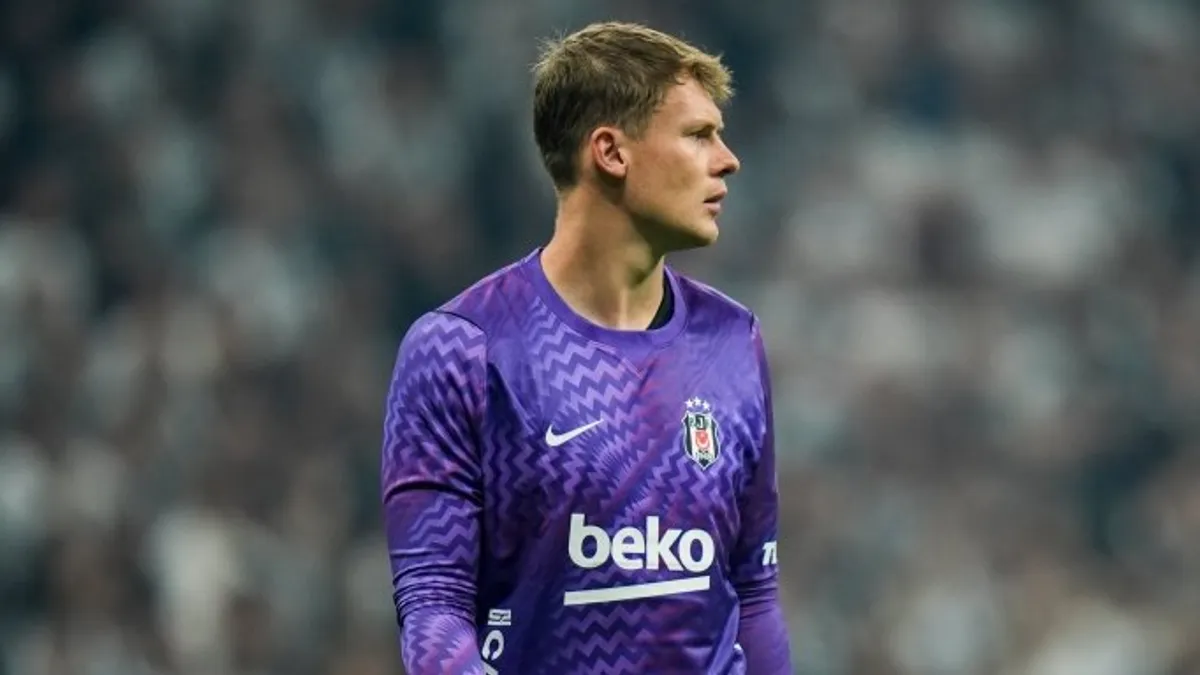 Alexander Nübel Beşiktaş formasında kurtarış yaparken