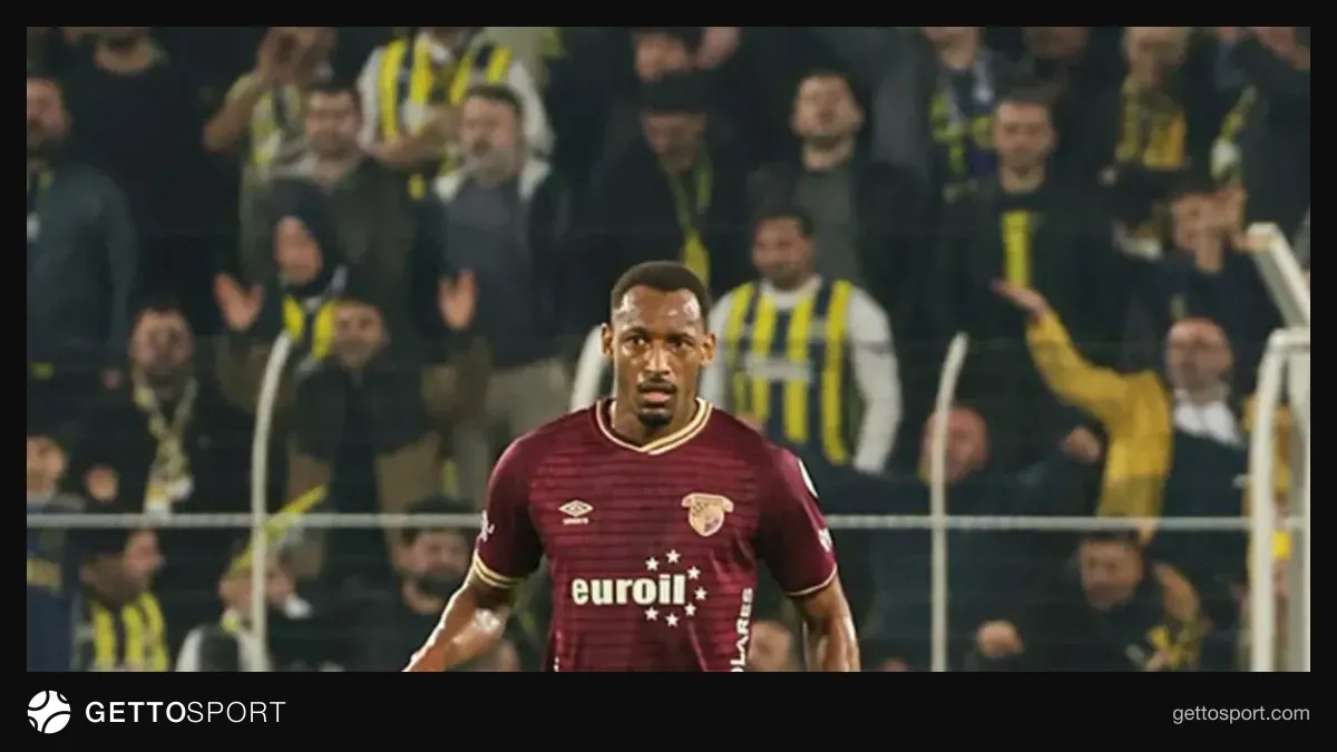 Göztepe takım antrenmanında Allan Godoi takımla birlikte çalışıyor