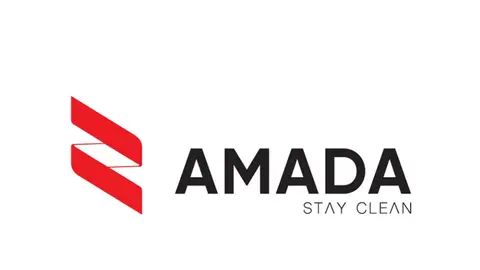 AMADA nümayəndələri və moderator vebinar zamanı təqdimat edirlər