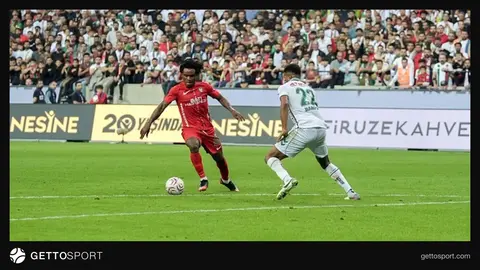 Amedspor formasıyla Mbaye Diagne gol sevincinde, Diyarbakır Stadı