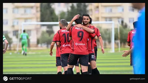 Amil Yunanov mətbuat konfransında və ya müsahibədə danışarkən görüntüsü