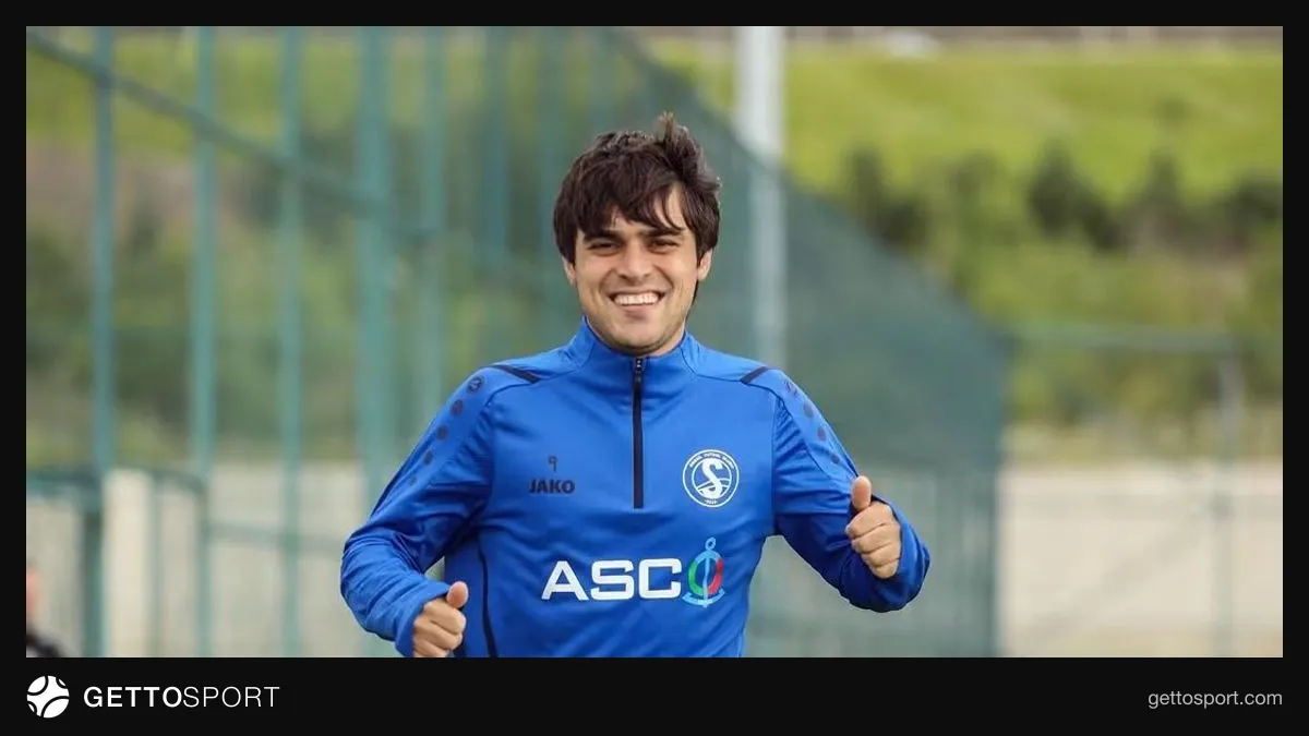 Amil Yunanov stadionda məşq və ya oyun zamanı