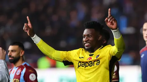 Trabzonspor kalecisi Andre Onana maç sırasında kalesinde