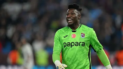 Andre Onana Trabzonspor formasıyla kaleci pozisyonunda