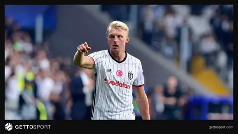 Andreas Beck röportaj verirken, Hoffenheim formasıyla ya da söz konusu stadyum arka planıyla