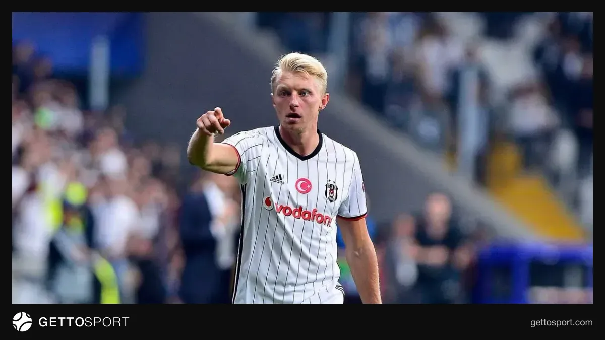 Andreas Beck röportaj verirken, Hoffenheim formasıyla ya da söz konusu stadyum arka planıyla