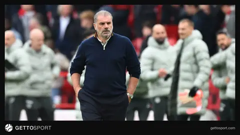 Ange Postecoglou basın toplantısında konuşurken