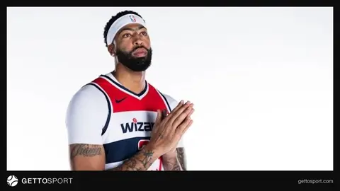 Anthony Davis Wizards formasıyla saha kenarında