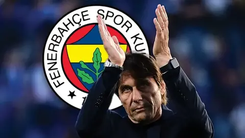 Antonio Conte açıklama yaparken sosyal medya metni