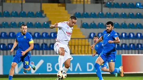 Araz-Naxçıvan komandasının məşqi və ya stadion panoraması