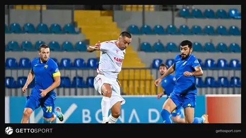 Araz-Naxçıvan komandasının məşqi və ya stadion panoraması