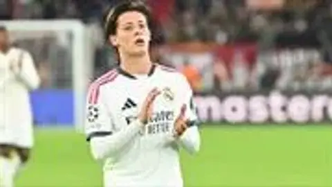 Arda Güler Real Madrid formasıyla maç sırasında