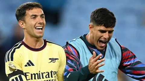 Arsenal məşqində zədələnən futbolçular və məşq meydançası