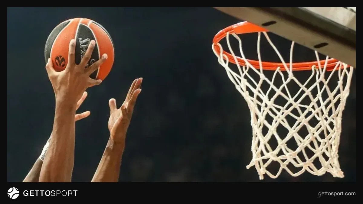 AS Monaco Basket logosu ve salonundan genel görünüm
