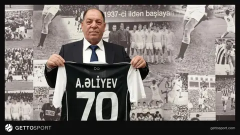Asif Əliyev müsahibədə, stadion fonunda