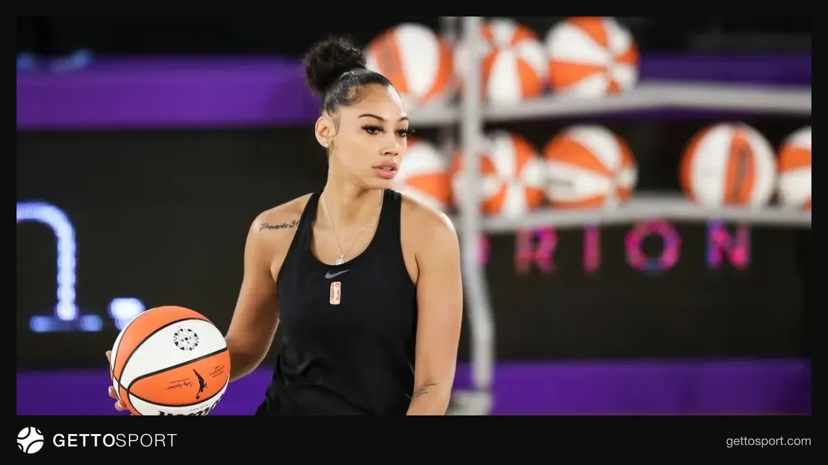 Aşraf Hakimi və sosial şəbəkə paylaşımı görüntüsü