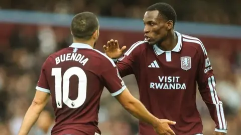 Villa Park stadyumunda Aston Villa ile Brentford maçından genel görüş