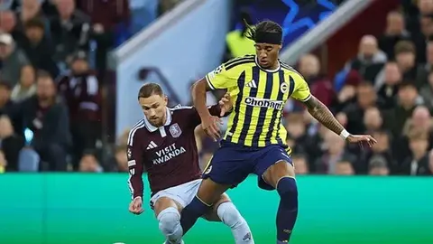Aston Villa futbolçuları böyük hesablı qələbəni qeyd edirlər