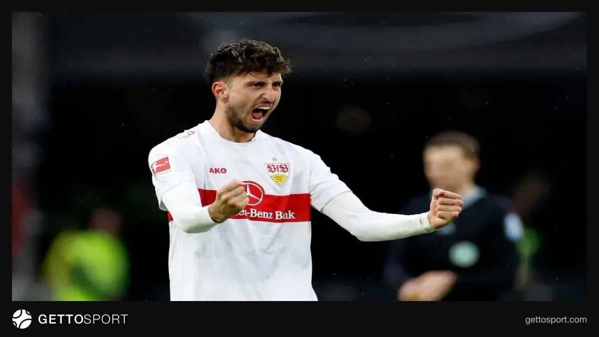 Atakan Karazor Stuttgart formasıyla topa vururken