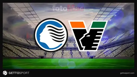 Atalanta forması giymiş futbolcular ve stadyum önünden görüntü