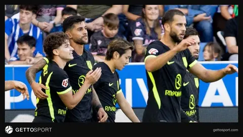 Atletico Madrid oyuncuları Mendizorrotza'da golü kutluyor