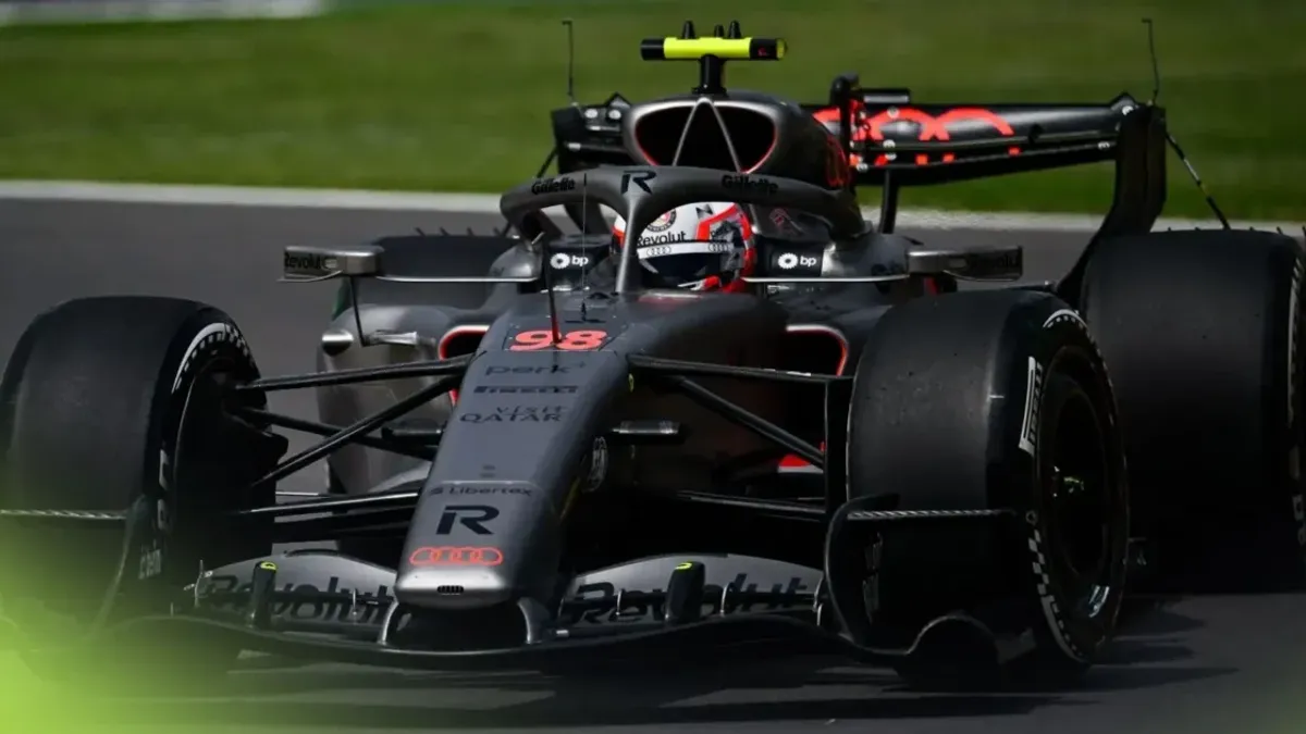 Freddie Sleter və Audi R26 bolidi pitdə