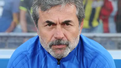 Aykut Kocaman havalimanında valiziyle İstanbul'a gelirken