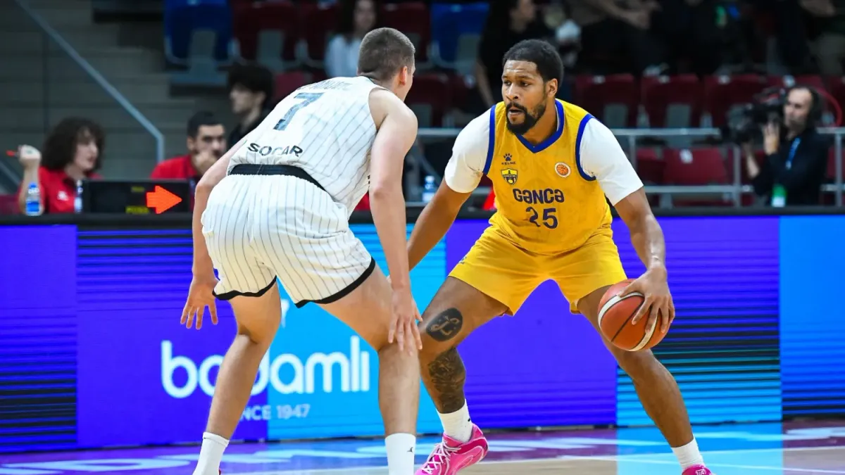Neftçi və Gəncə komandalarının basketbol oyunu zamanı meydança görüntüsü