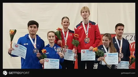 Çexiyada medallı azərbaycanlı batut gimnastları podiumda