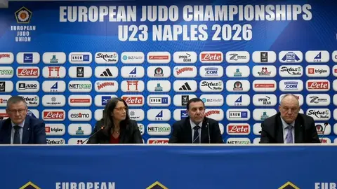 Neapolda U-23 Avropa çempionatının arenasında cüdo matçı üçün hazırlıq