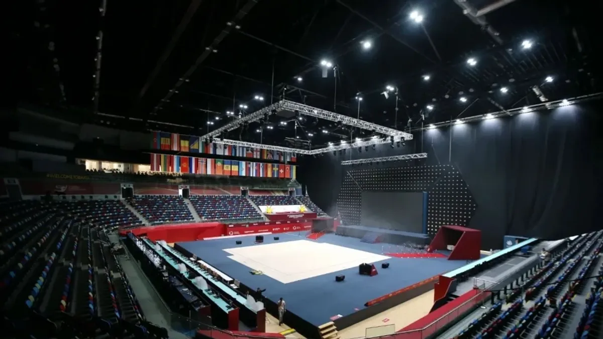 Azərbaycan gimnastları yarış zamanı