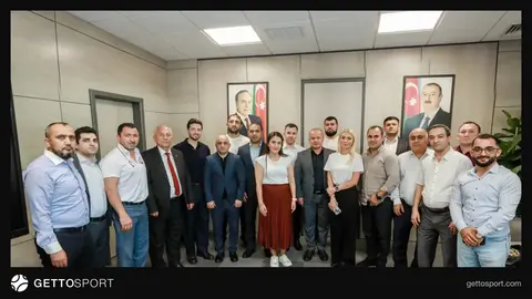 AGF iclasında koordinatorlar və təqdimatlar