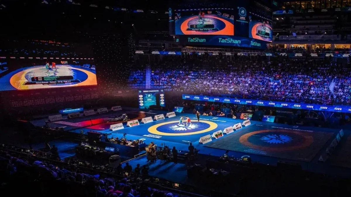 Astanada dünya güləş çempionatında Azərbaycan güləşçisi yarış zamanı