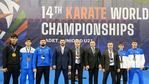 Azərbaycan karateçiləri medallar ilə Polşada dünya çempionatında