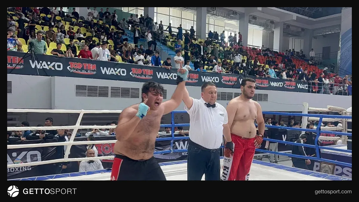 Daşkənddə WAKO Dünya Kuboku zamanı Azərbaycan kikboksçuları medal və kuboklarla