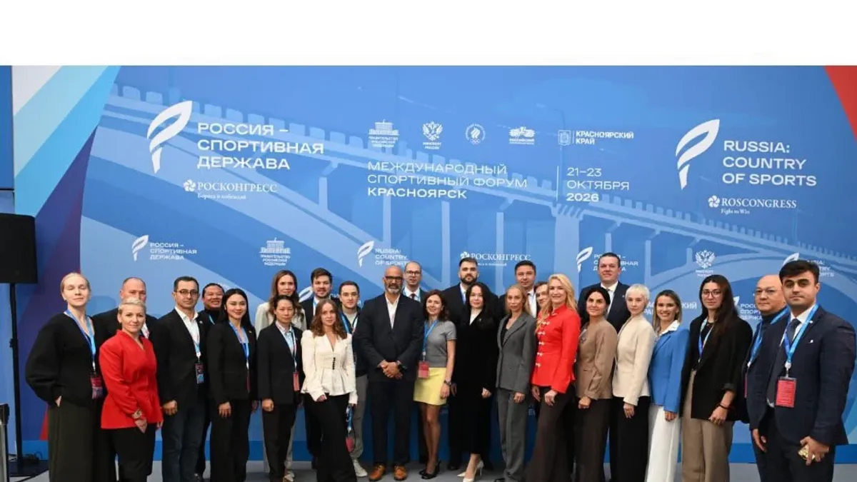 Krasnoyarskda idman forumunda Azərbaycan nümayəndələri Həsənağa Rzayev və Fatimə Alkərəmova